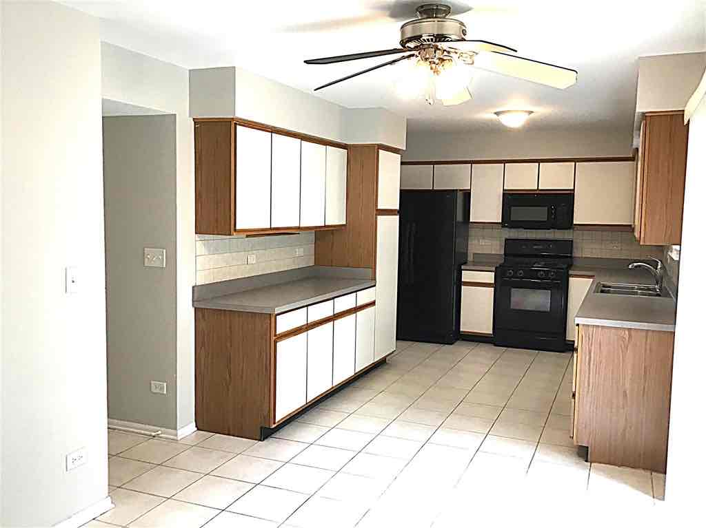 3 Bed ,  2.5 bath, 1,695 sqft, Pet Friendly
