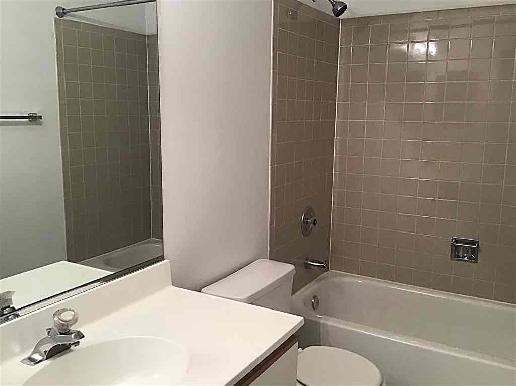 3 Bed ,  2.5 bath, 1,695 sqft, Pet Friendly