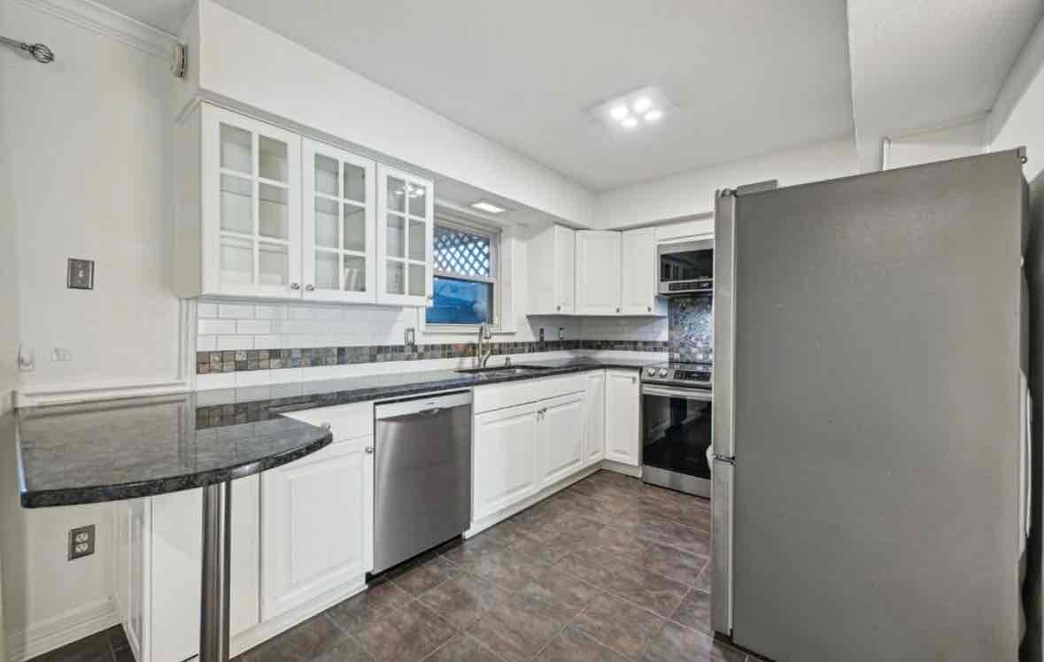 2 Bedroom & 2 Bathroom Apartment