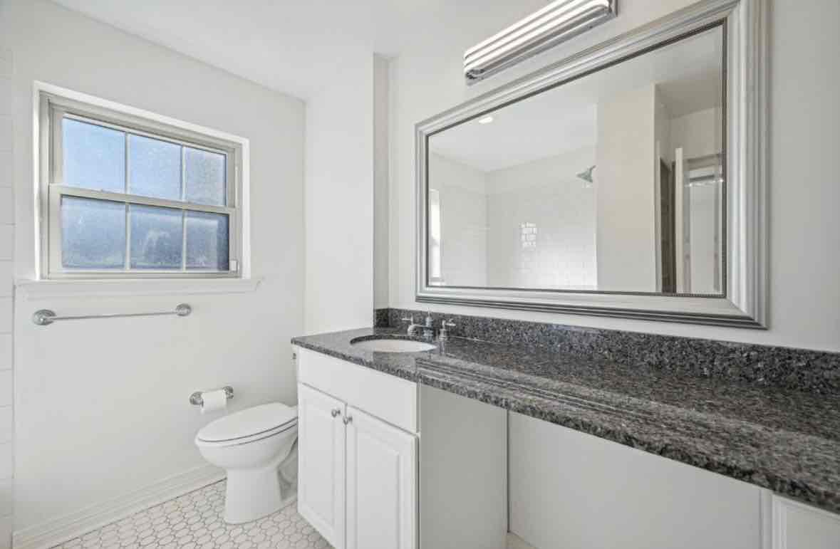 2 Bedroom & 2 Bathroom Apartment