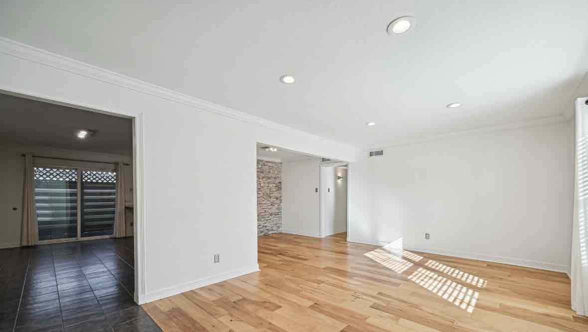 2 Bedroom & 2 Bathroom Apartment