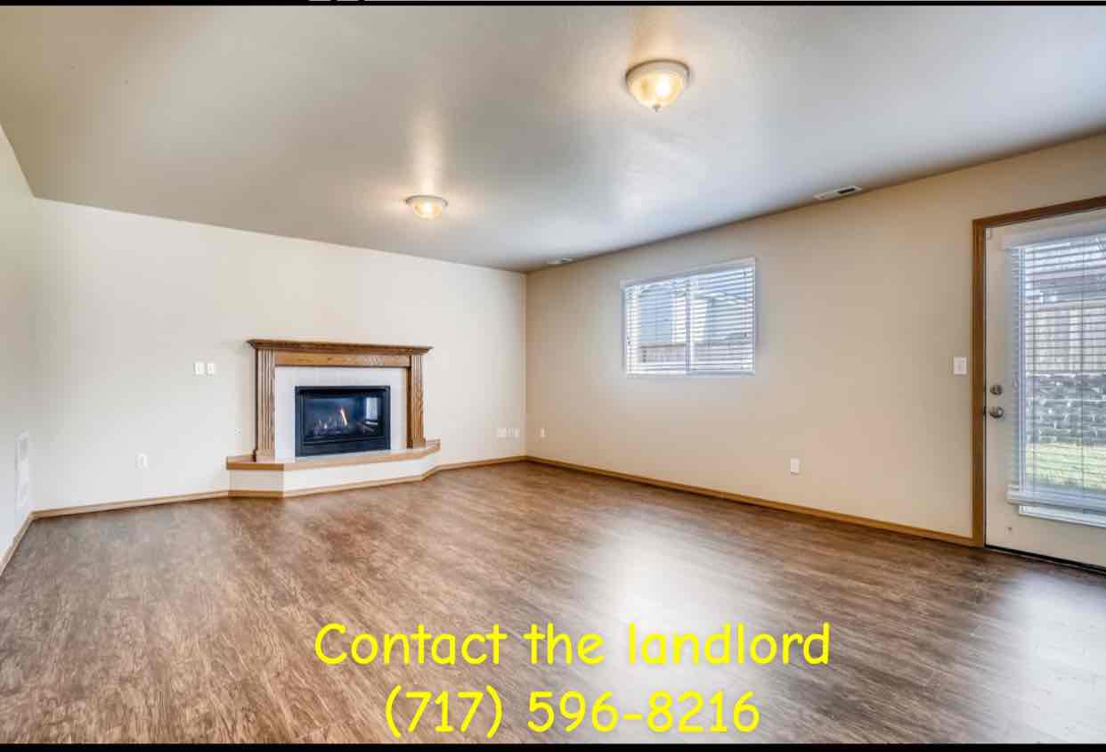 3BEDS & 2BATHS Available For Rent