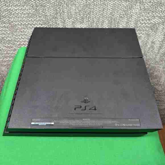 Tested. Comes with: console, 2 controllers, 2 games, power cord.