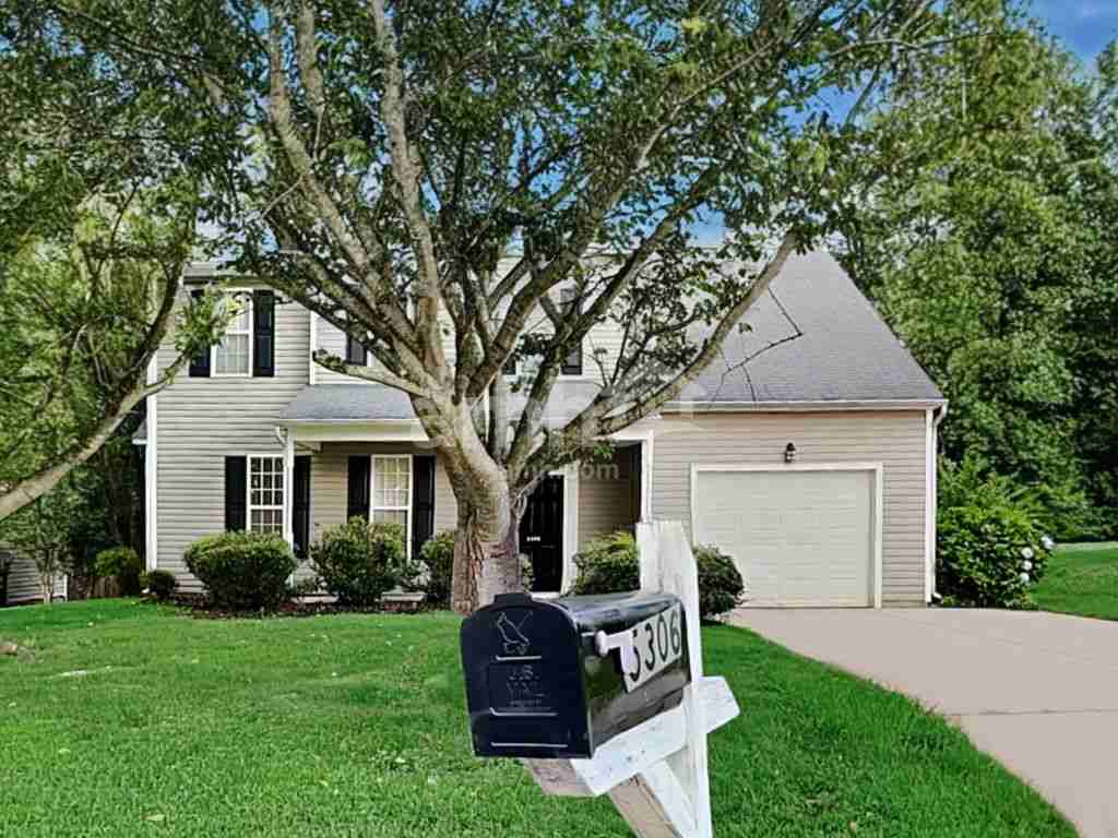 4Bedroom 2.5Bath Available