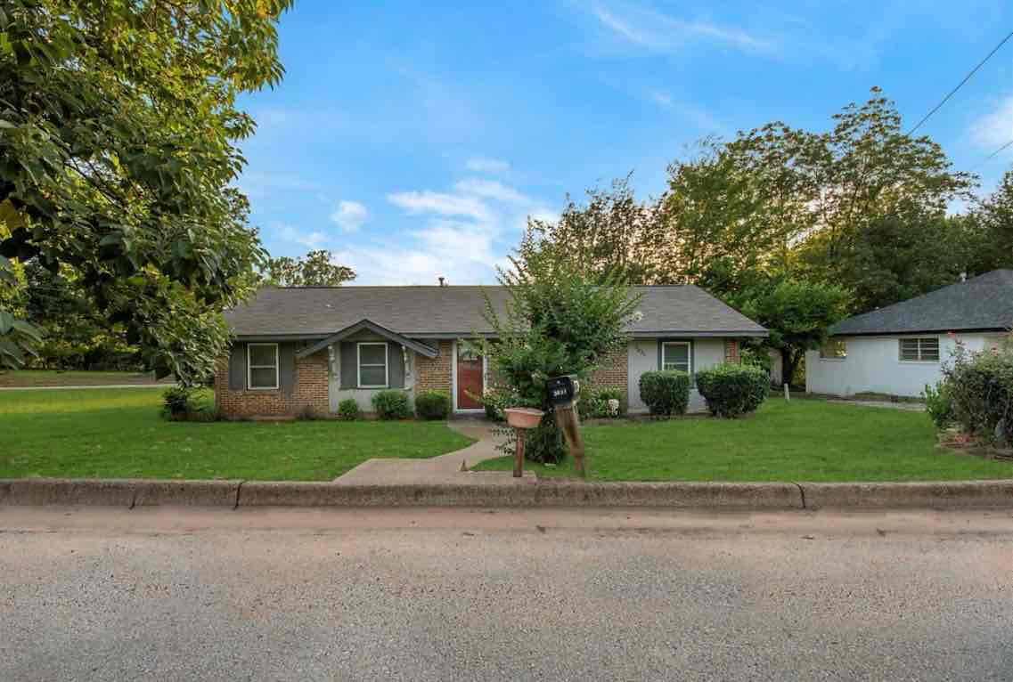 3 beds & 2 baths Apartment