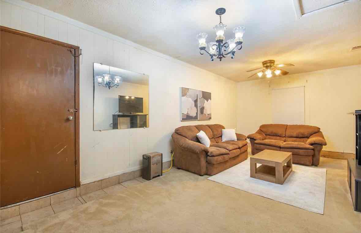 3 beds & 2 baths Apartment