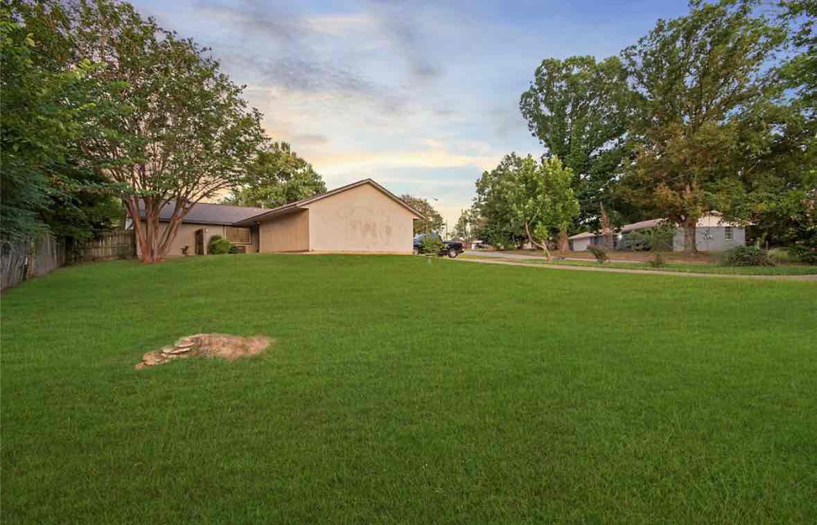 3 beds & 2 baths Apartment