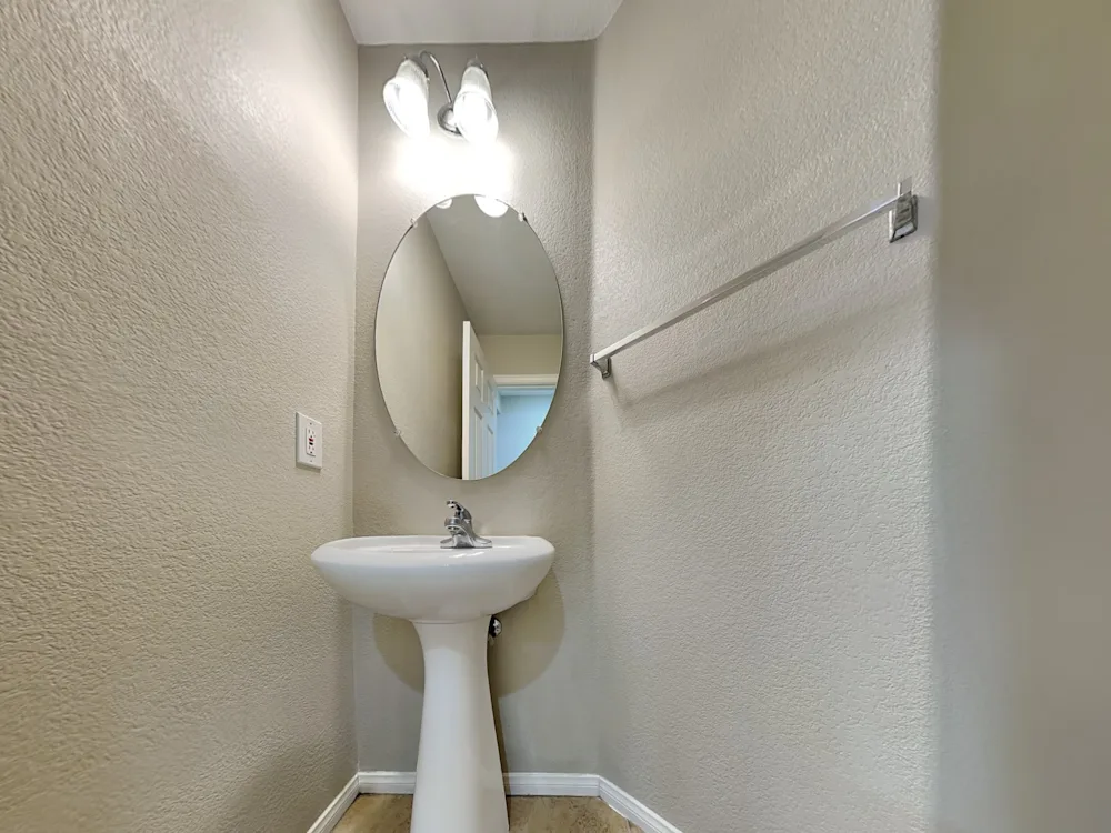 Home for rent 3 beds 2 baths