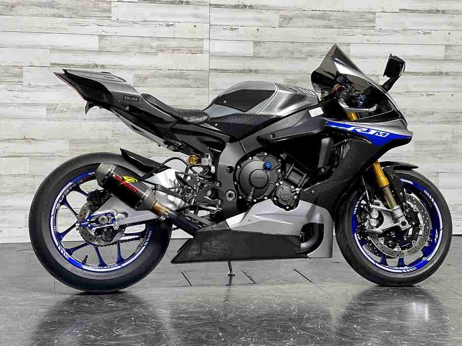 2017 Yamaha YZF-R1M available