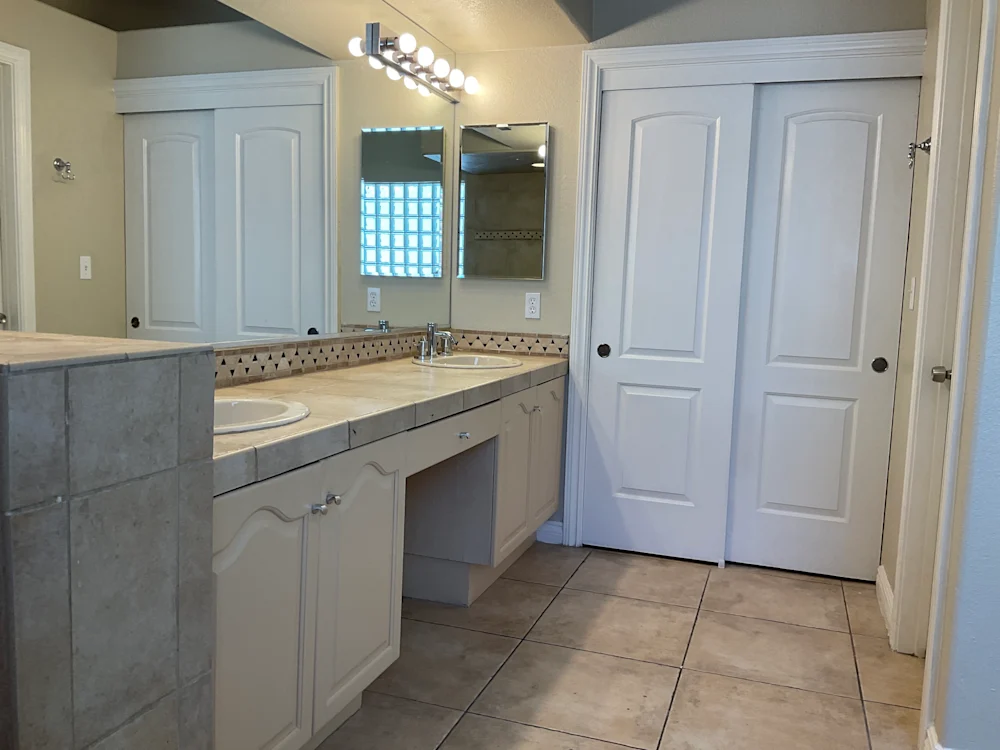 Home for rent 3 beds 2 baths