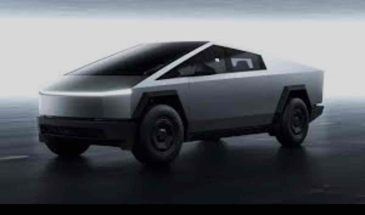 2023 Tesla Model Y 4dr SUV AWD w/Prod. End 09/23 688,009 mi