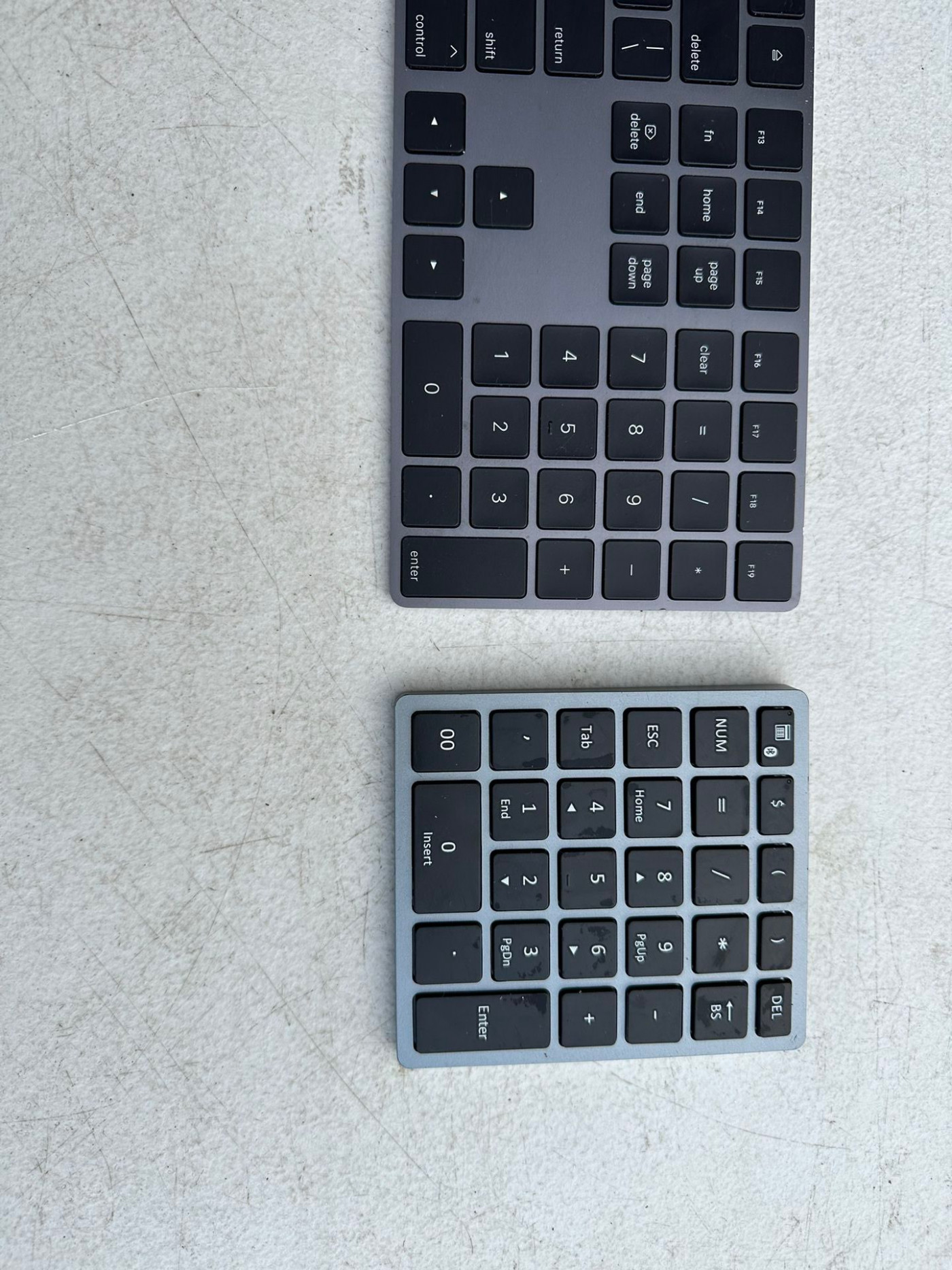 Apple Wireless Keyboard N Mouse Black In Color Preowned