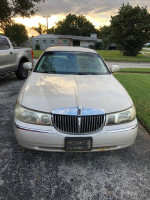 2001 Lincoln Town Car 124,000 mi