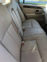 2001 Lincoln Town Car 124,000 mi