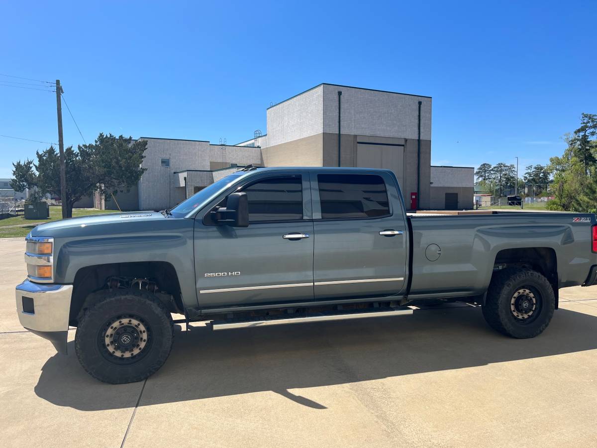 2015 Chevrolet Silverado 1500 LTZ 4WD  140,000 mi