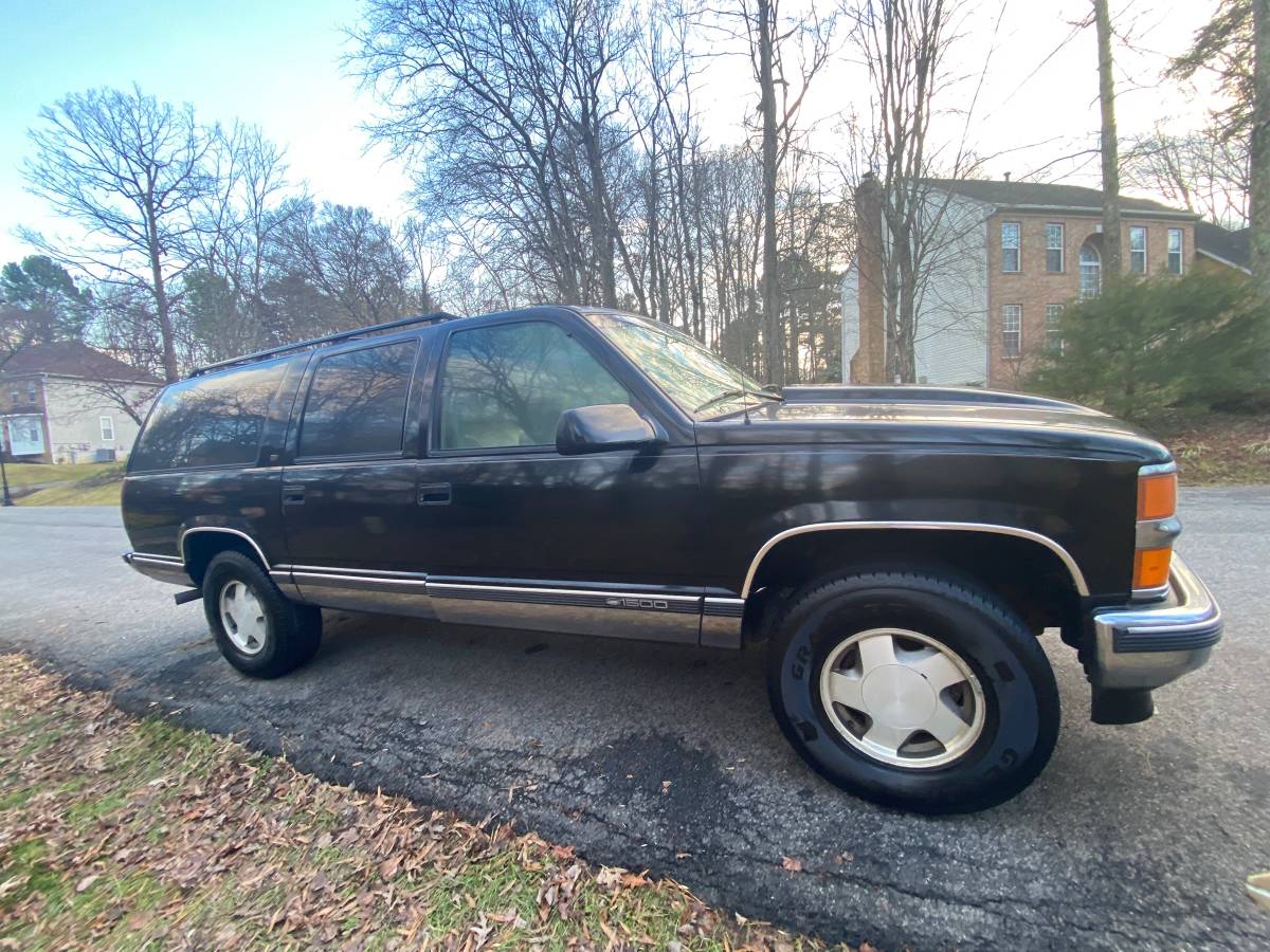 1997 Chevrolet Suburban 137,000 mi