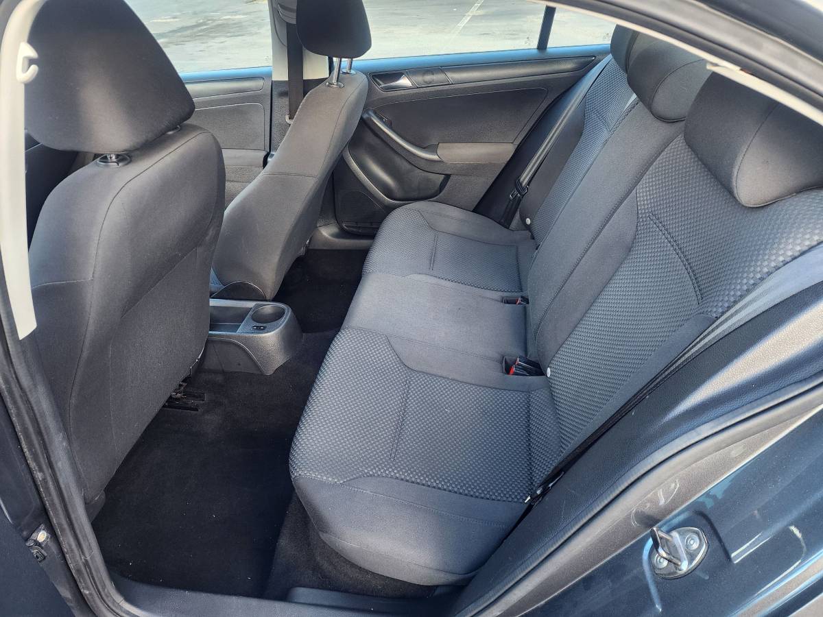 2011 Volkswagen Jetta 121,000 mi