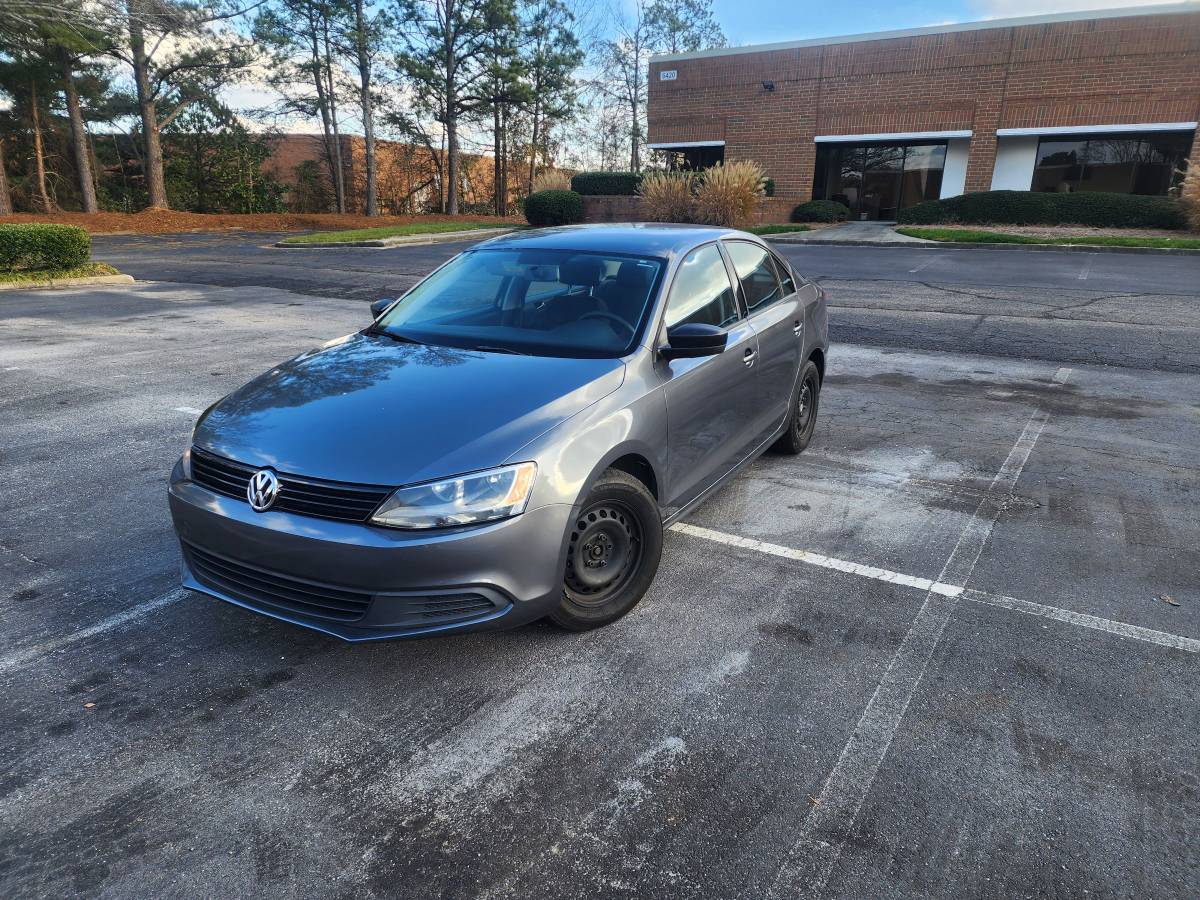 2011 Volkswagen Jetta 121,000 mi