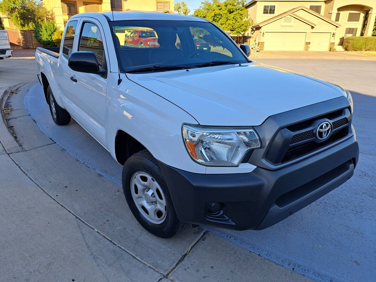 2015 Toyota Tacoma 124,000 mi