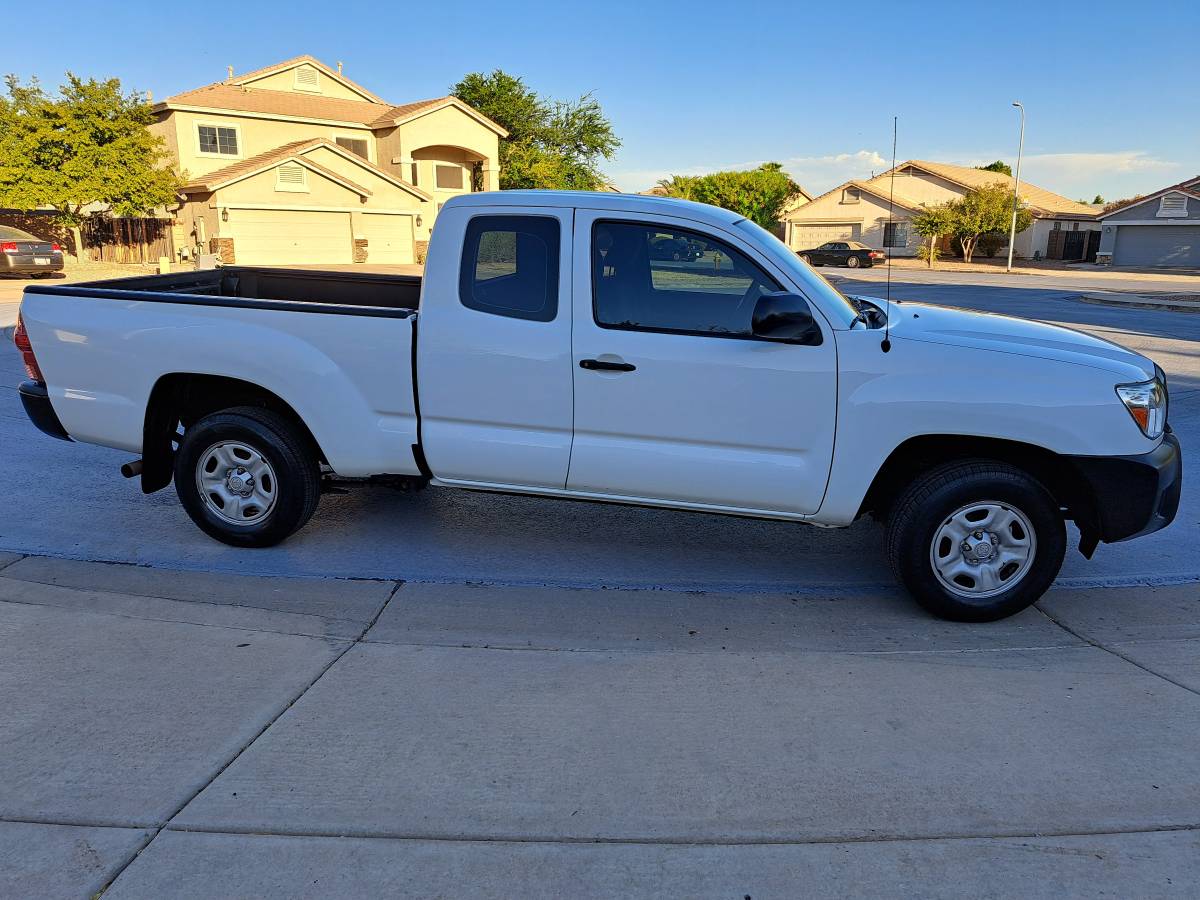 2015 Toyota Tacoma 124,000 mi