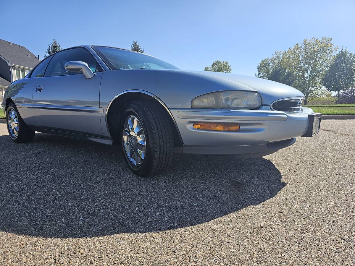 1997 Buick Riviera Supercharged 2dr Coupe FWD 125,000 mi