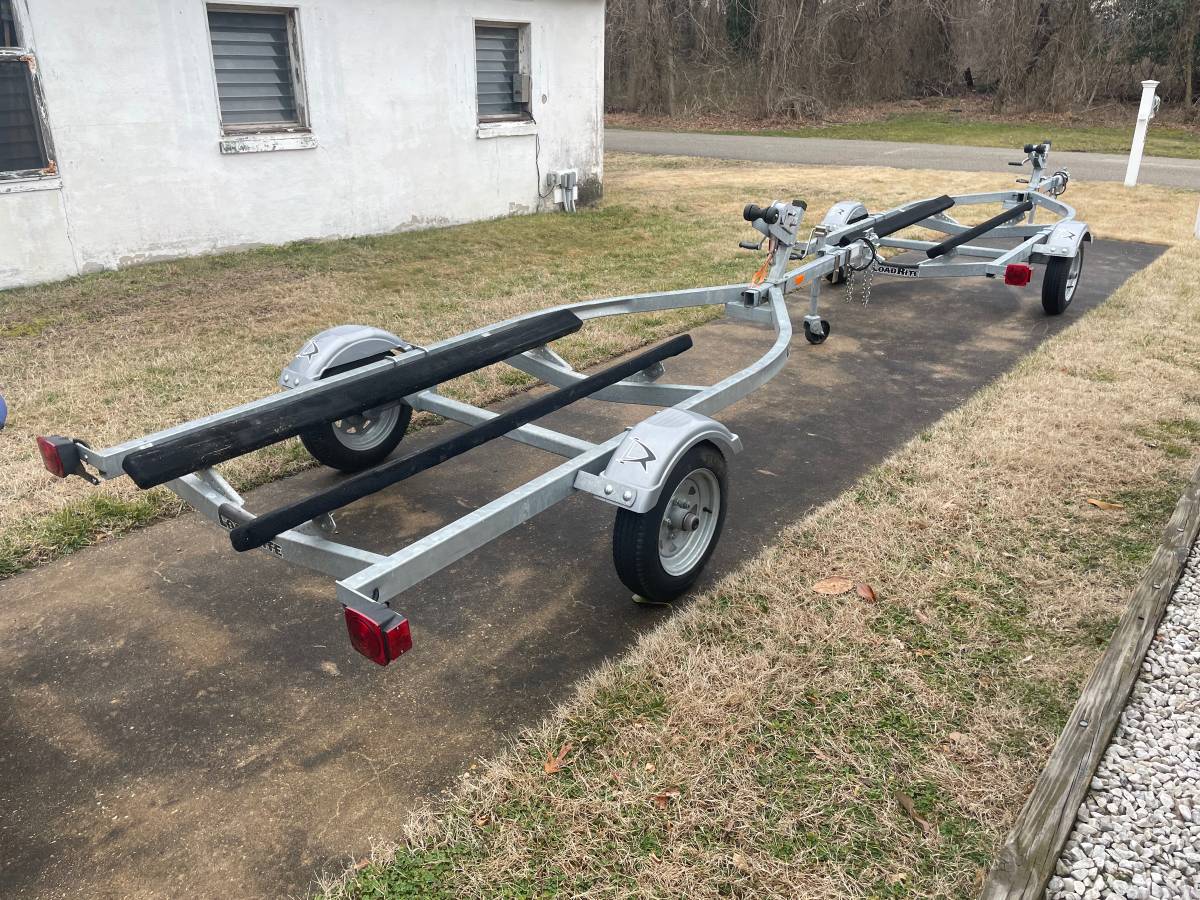 Like New Load Rite Single Watercraft Trailer