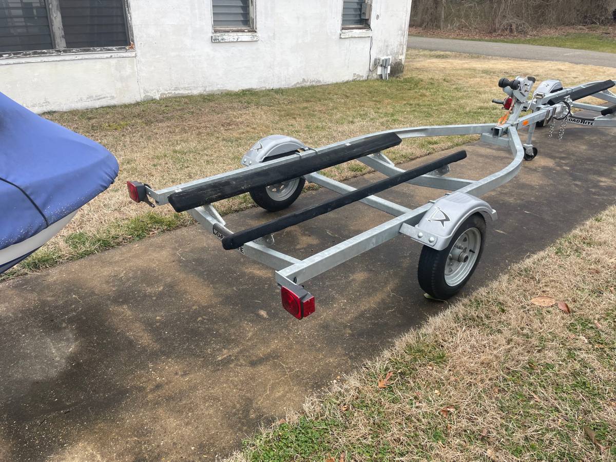 Like New Load Rite Single Watercraft Trailer