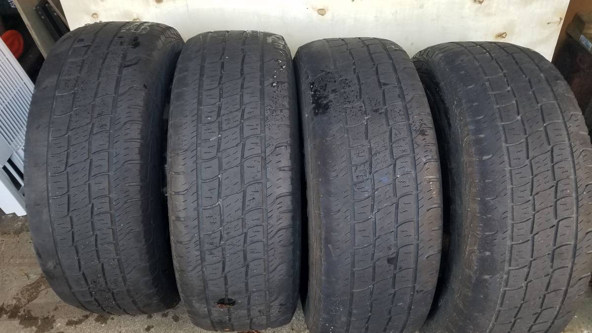 Tires and Rims: 265/70 R17